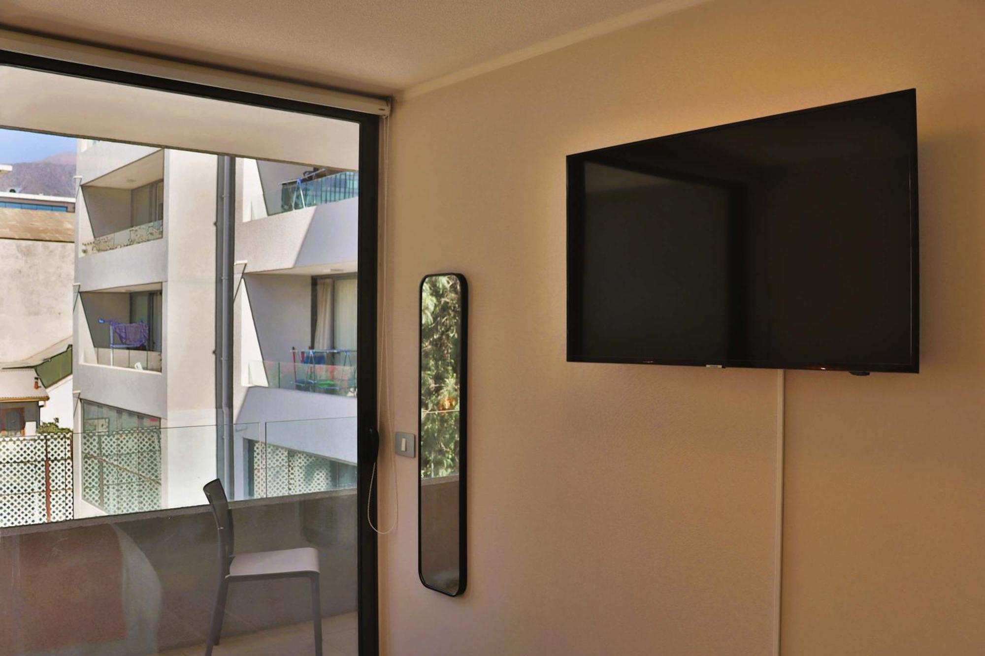 Apartamento Hom I Amplio Depto 1d1b Cerca Al Mertro Plazaegana Santiago